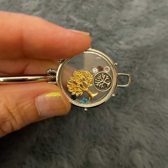 Silver Tone Tree of Life Bangle Bracelet NWOT - Picture 4 of 5